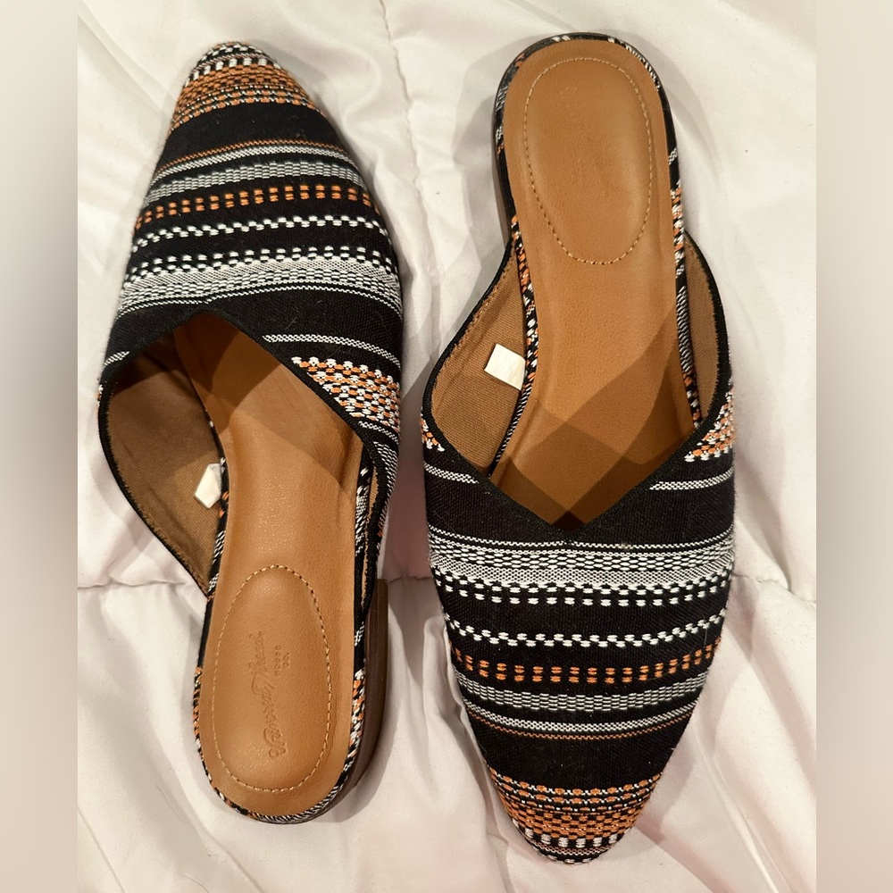 Universal Thread mules